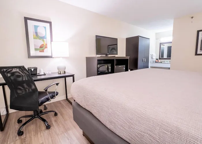 Quality Inn Palm Beach International Airport