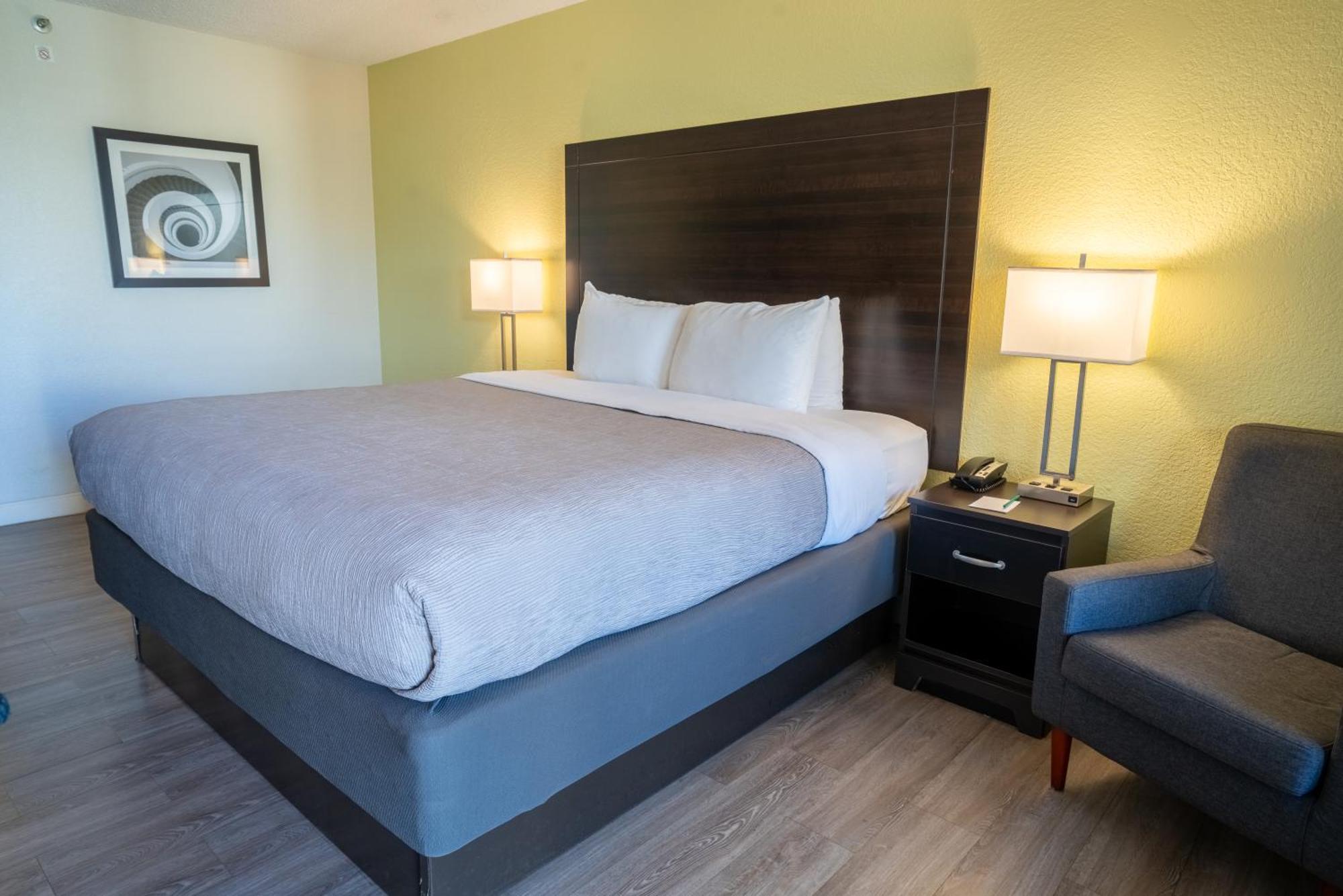 Gasthof Quality Palm International Airport 3*