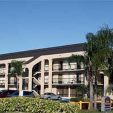 Quality Palm International Airport Gasthof 3*