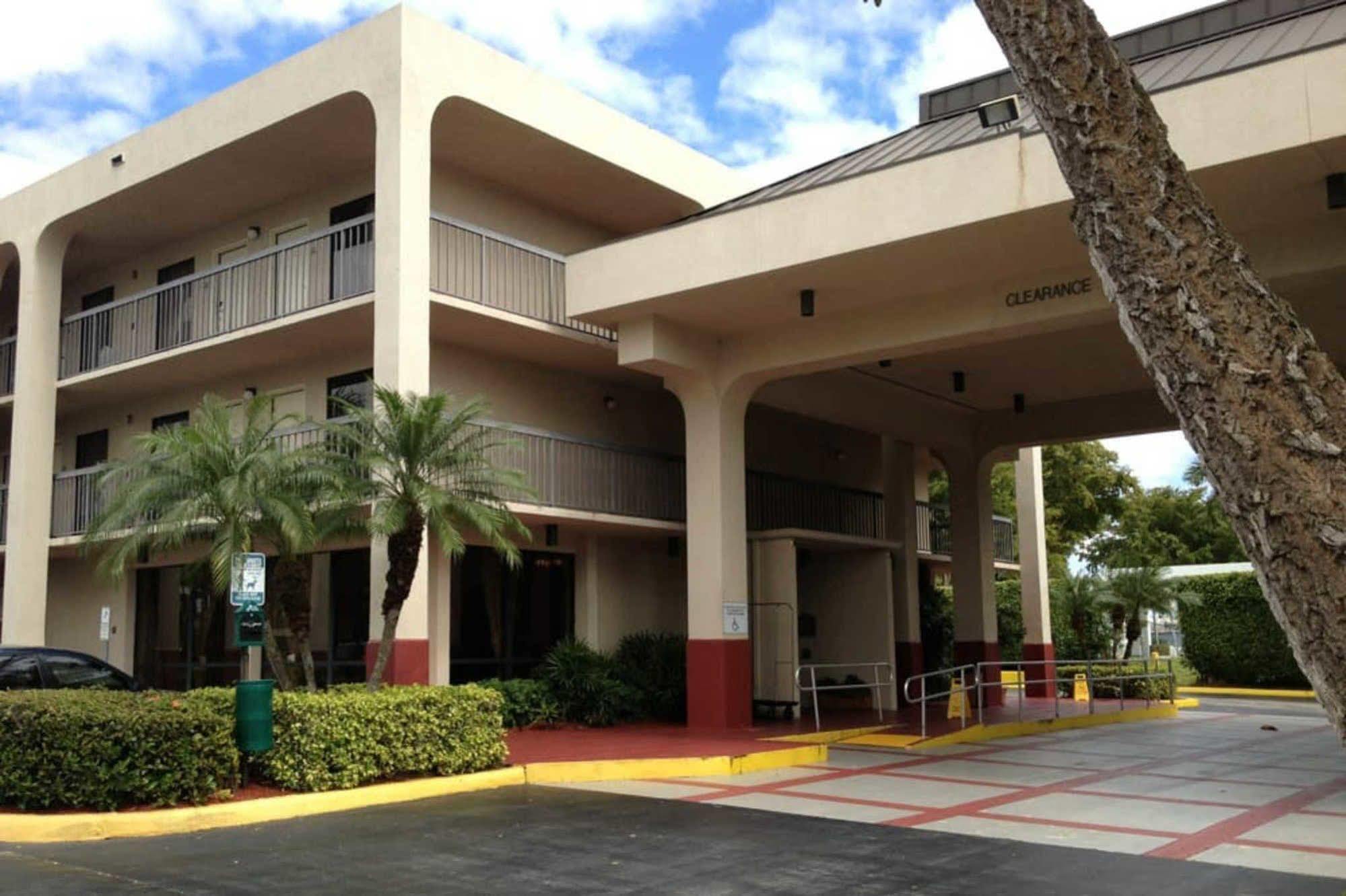 Gasthof Quality Palm International Airport 3*